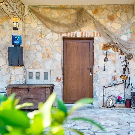 Rogoznicka Oaza 2 In Rogoznicko - Haus Fuer 16 Personen *