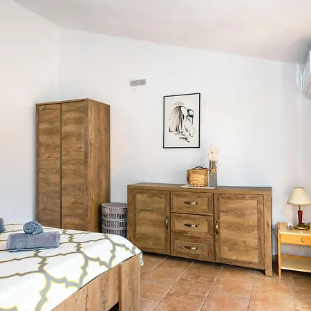 Villa Rogoznicka Oaza 2 In Rogoznicko - Haus Fuer 16 Personen *