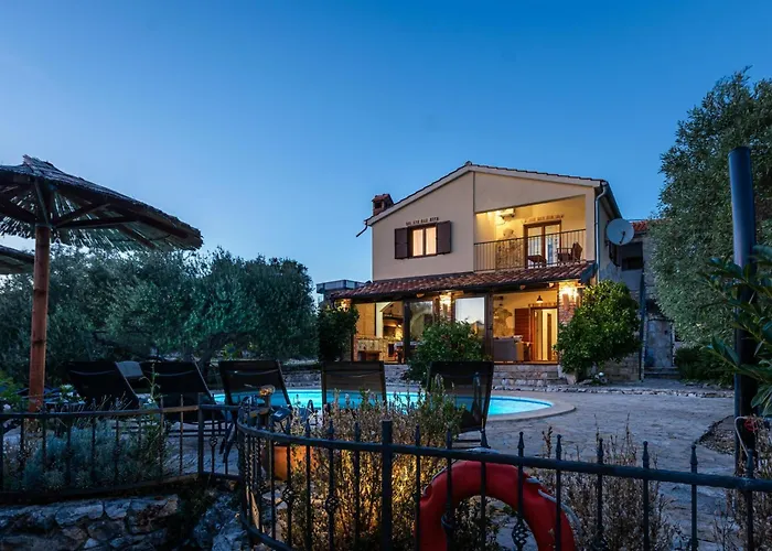 Rogoznička Oaza 2 In Zečevo Rogozničko - Haus Für 16 Personen Zečevo