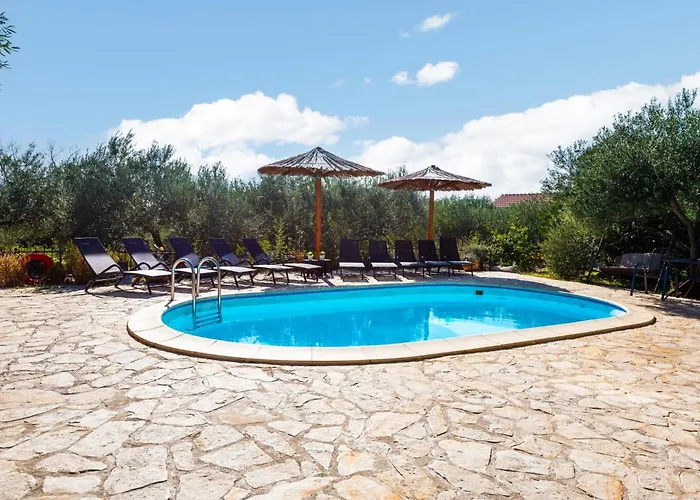 Villa Rogoznicka Oaza 2 In Zecevo Rogoznicko - Haus Fuer 16 Personen *