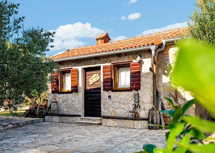 Rogoznicka Oaza 2 In Zecevo Rogoznicko - Haus Fuer 16 Personen *