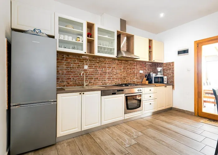 Rogoznicka Oaza 2 In Zecevo Rogoznicko - Haus Fuer 16 Personen *