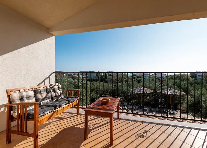 Villa Rogoznička Oaza 2 In Zečevo Rogozničko - Haus Für 16 Personen Zečevo